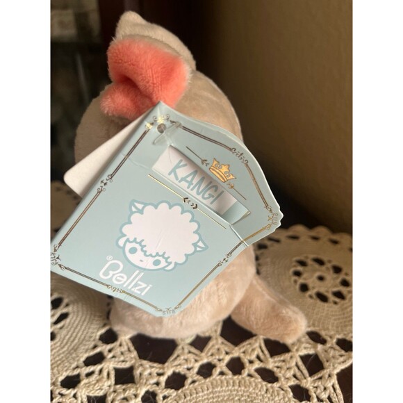 Bellzi Kangi the Mini Baby Kangaroo - Picture 3 of 3